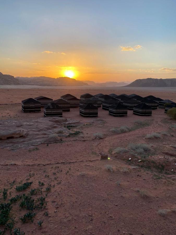 Salem Camp Hotel Wadi Rum Bagian luar foto