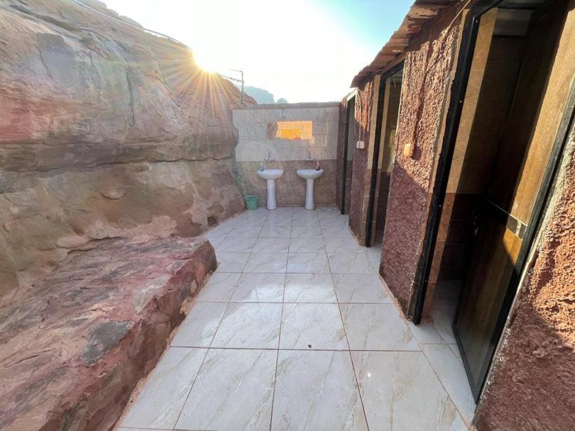 Salem Camp Hotel Wadi Rum Bagian luar foto