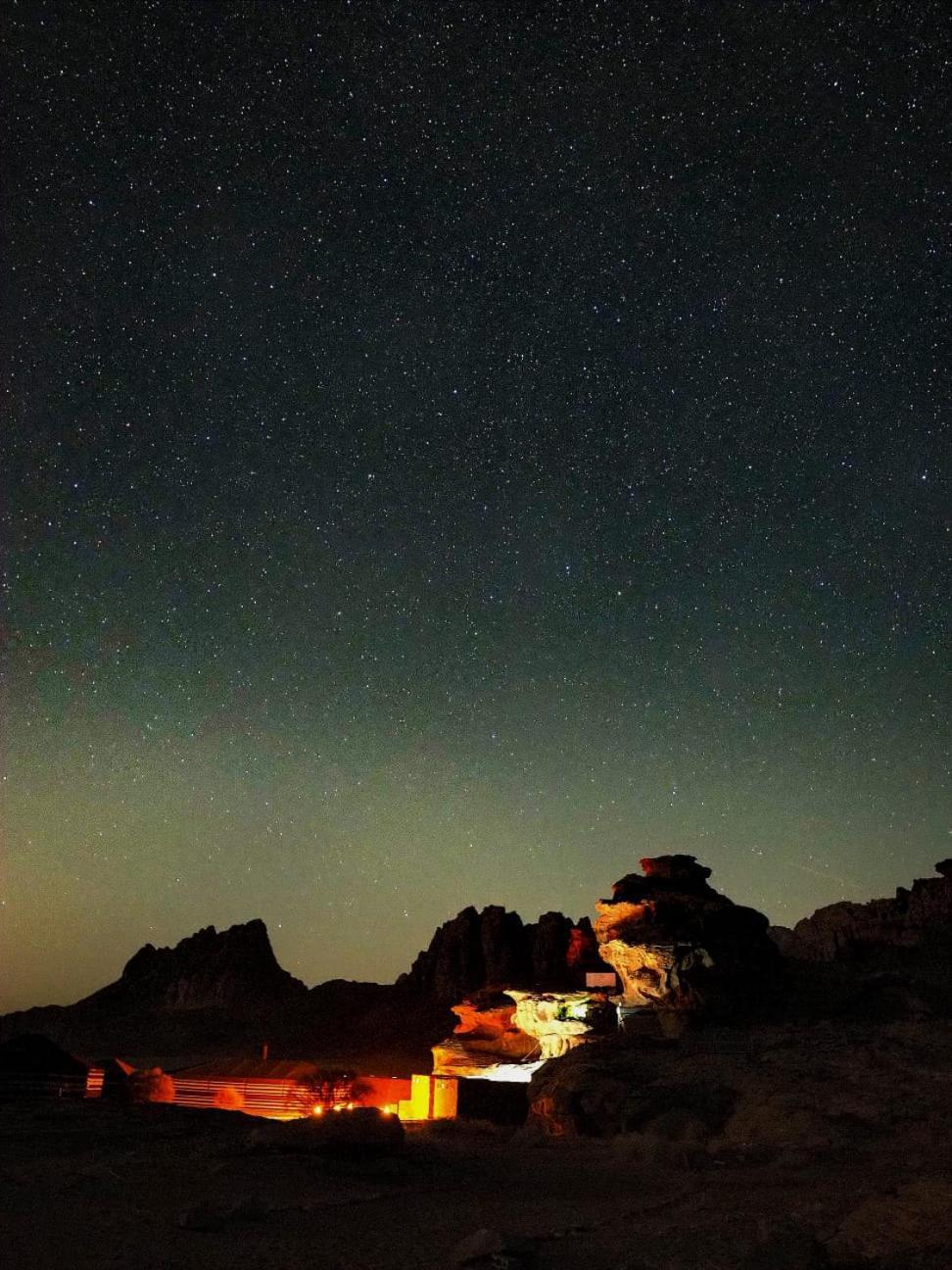 Salem Camp Hotel Wadi Rum Bagian luar foto