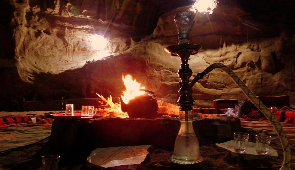 Salem Camp Hotel Wadi Rum Bagian luar foto