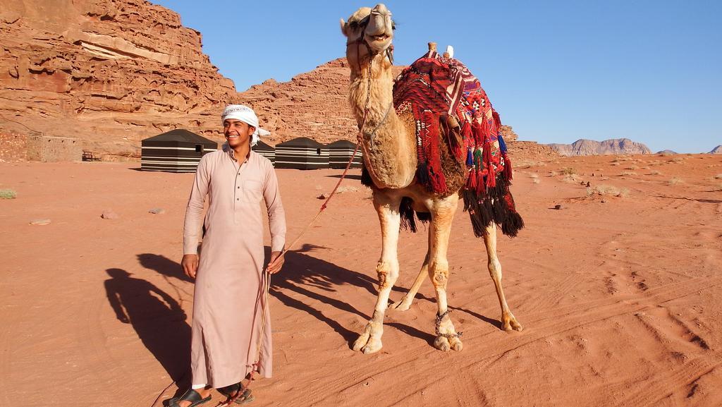 Salem Camp Hotel Wadi Rum Bagian luar foto
