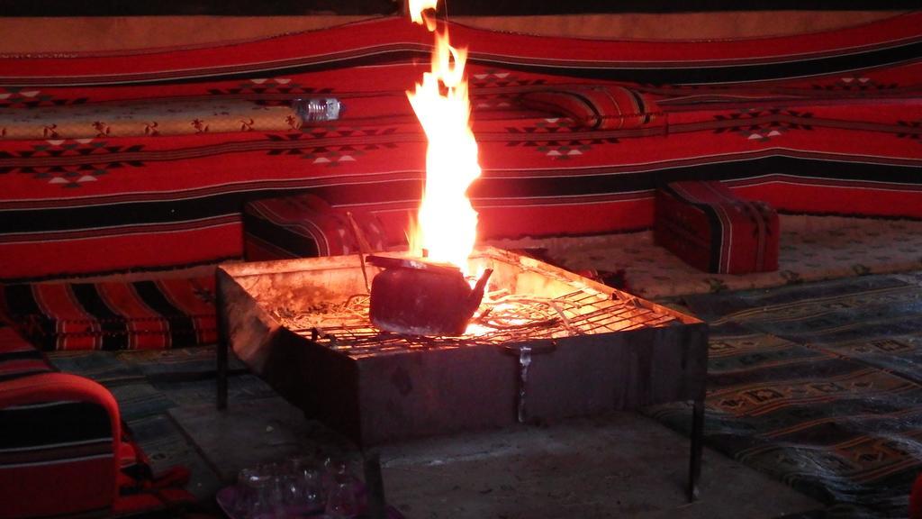 Salem Camp Hotel Wadi Rum Bagian luar foto