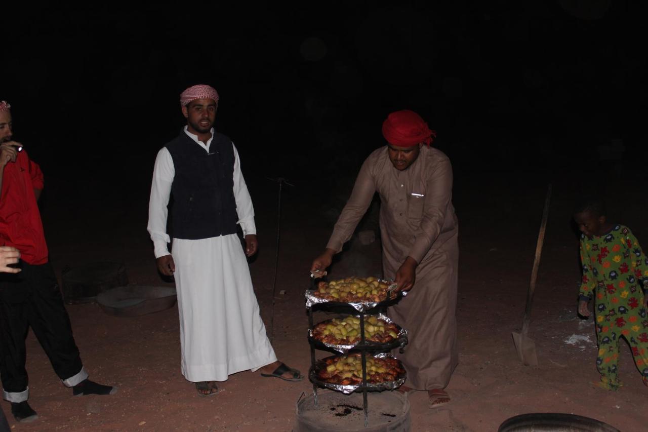 Salem Camp Hotel Wadi Rum Bagian luar foto